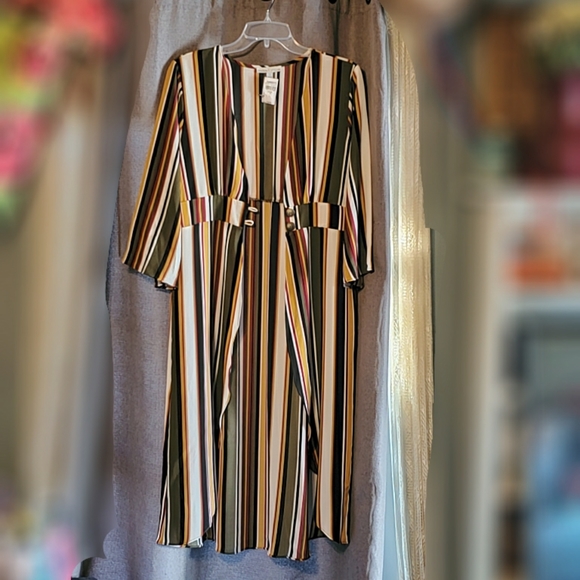 Flowy two button kimono - Picture 2 of 9